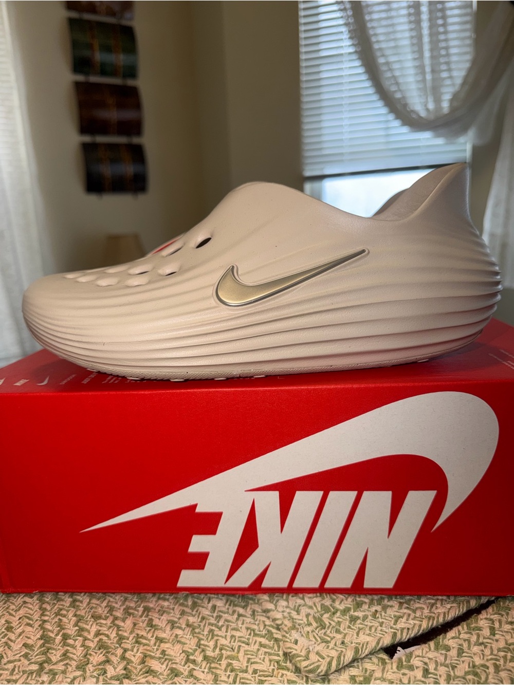 Nike women’s Reactx Rejuven8 Slide Size 10 new/box without lid!!